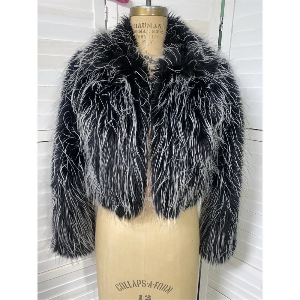 Bebe Shag Faux Fur Crop Jacket Long Sleeves Sz Medium Black White Lined